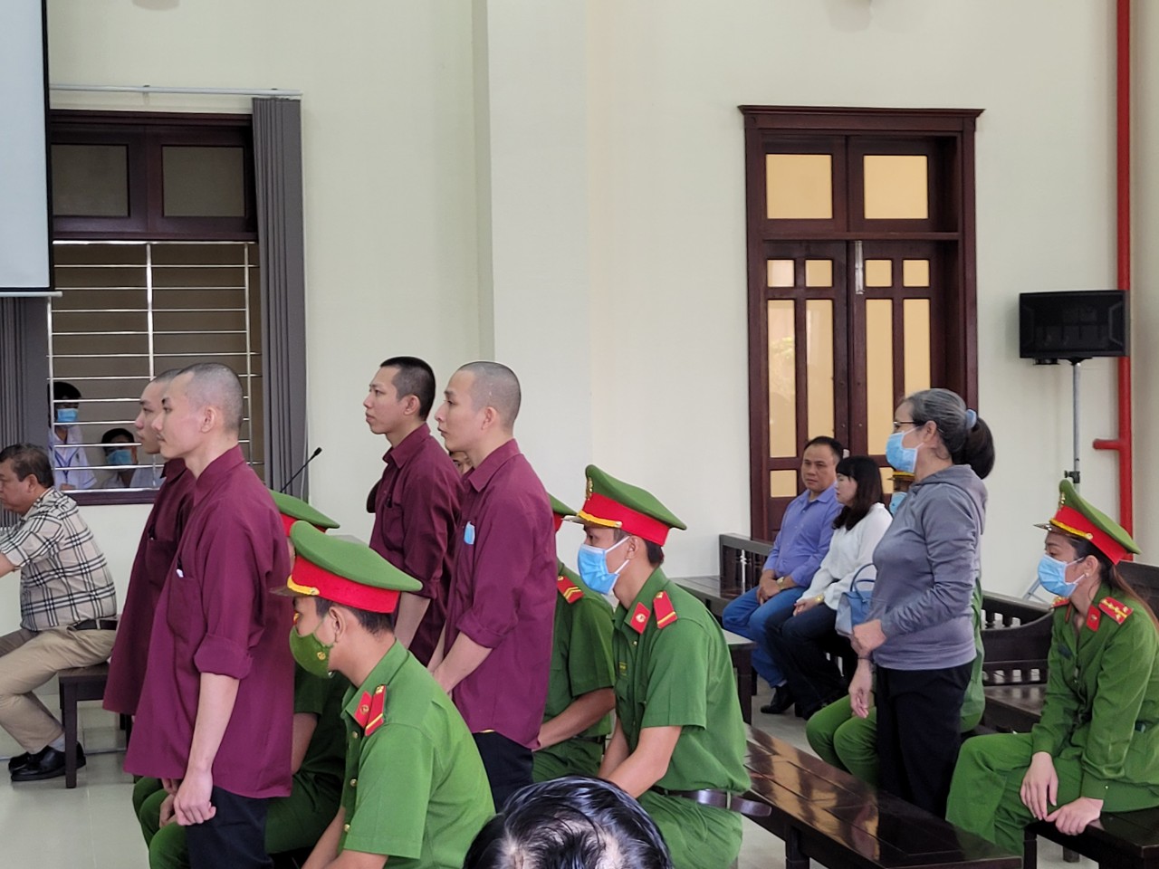 Vụ Tịnh thất Bồng Lai: HĐXX đề nghị y án 5 năm tù đối với bị cáo Lê Tùng Vân - Ảnh 1.