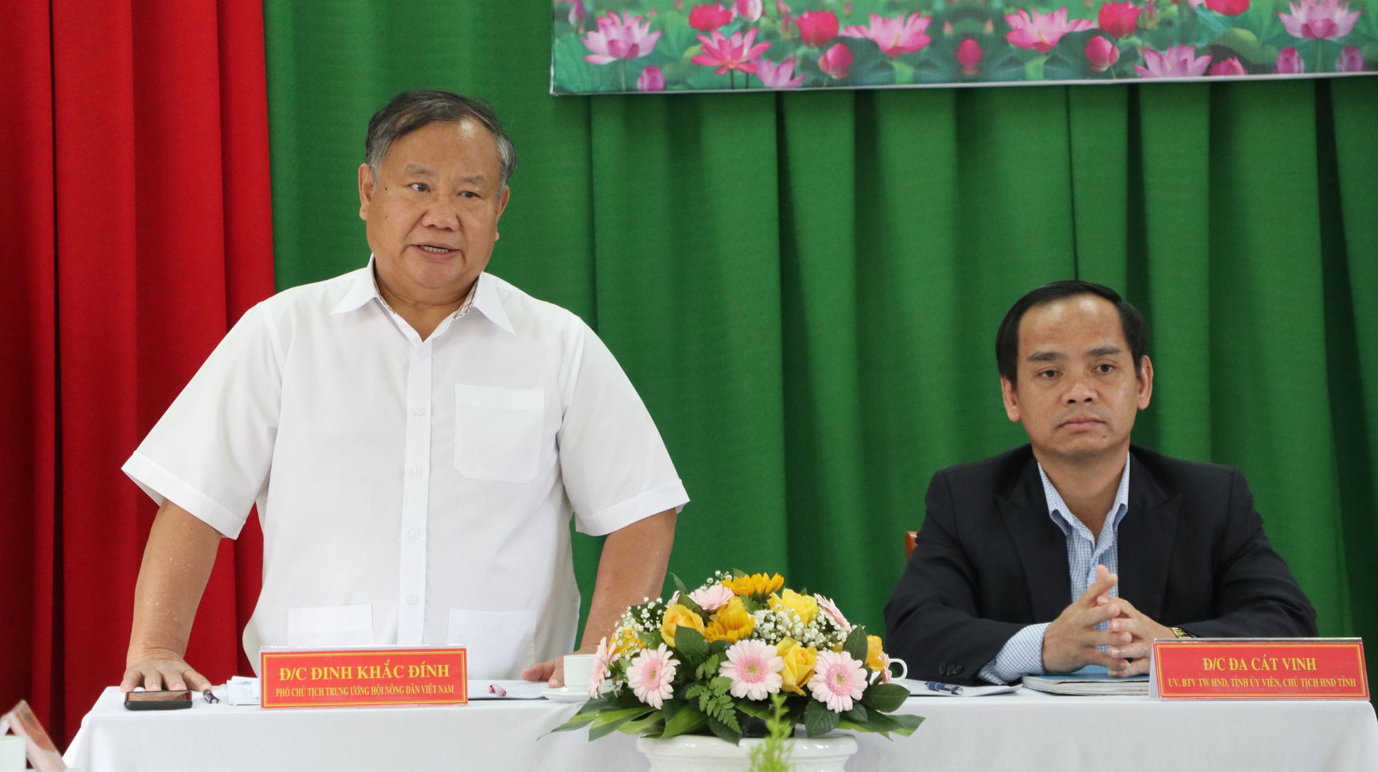 Phó Chủ tịch Hội Nông dân Việt Nam Đinh Khắc Đính làm việc với Hội Nông dân tỉnh Lâm Đồng- Ảnh 2.