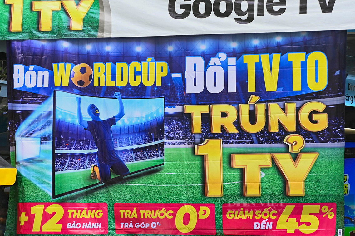 Hàng quán tại Hà Nội trang bị màn hình máy chiếu siêu nét phục vụ mùa World Cup 2022 - Ảnh 9.