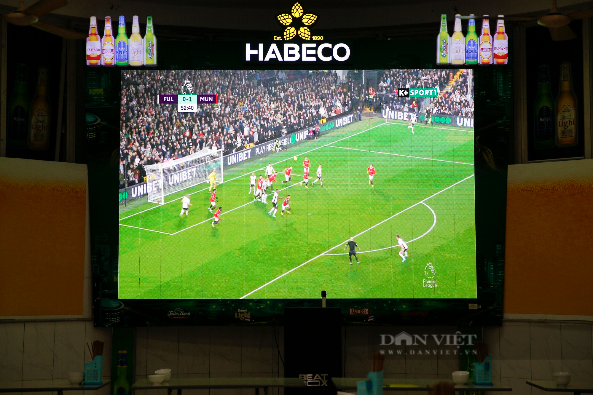 Hàng quán tại Hà Nội trang bị màn hình máy chiếu siêu nét phục vụ mùa World Cup 2022 - Ảnh 6.