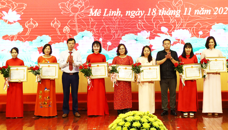 Huyện Mê Linh tuyên dương điển hình tiên tiến ngành Giáo dục và Đào tạo - Ảnh 2.