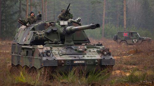 Quân đội Ukraine đối diện nguy cơ mất toàn bộ pháo tự hành PzH 2000 - Ảnh 14.