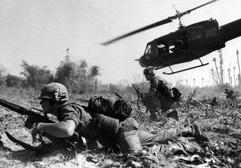 Vì sao chiến thuật “trực thăng vận” của Mỹ bị phá sản trong chiến tranh Việt Nam? - Ảnh 2.
