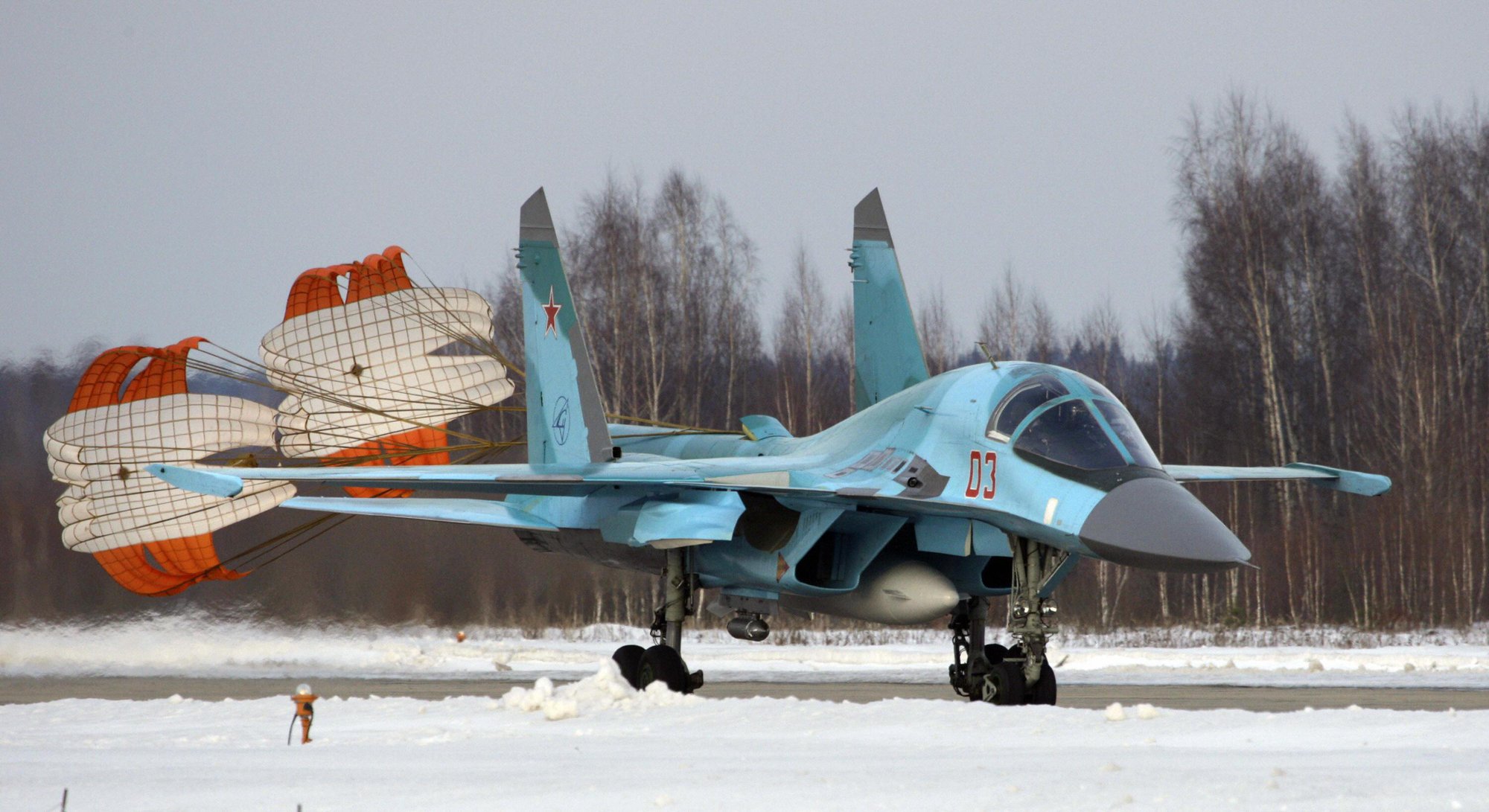 Hai phi công Su-34 Nga bị bắn rơi thoát hiểm thần kỳ, được tặng danh hiệu Anh hùng - Ảnh 7.
