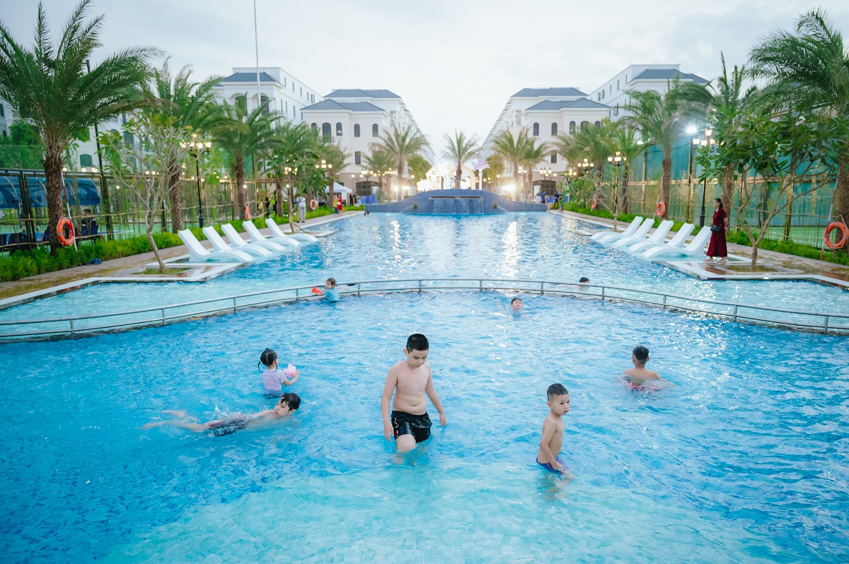 Khách hàng choáng ngợp khi nhận bàn giao nhà “đẹp hơn resort” - Ảnh 10.