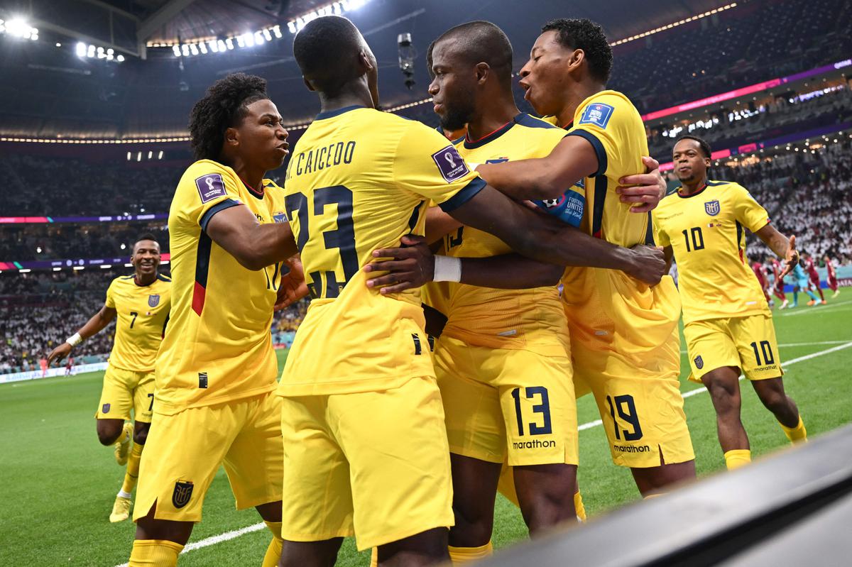 Clip: Ecuador dễ dàng đánh bại Qatar ở trận khai mạc World Cup 2022 - Ảnh 1.