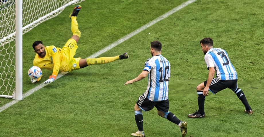 Argentina thua sốc Ả rập Xê út, HLV Scaloni thừa nhận điều cay đắng - Ảnh 1.