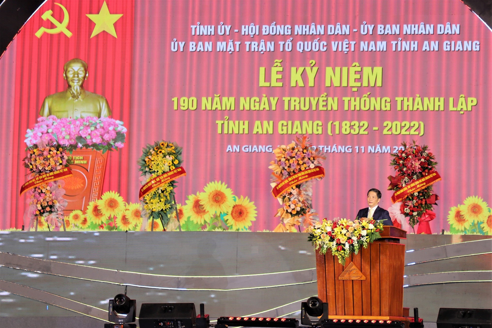 An Giang long trọng tổ chức lễ kỷ niệm 190 năm ngày truyền thống thành lập tỉnh - Ảnh 4.