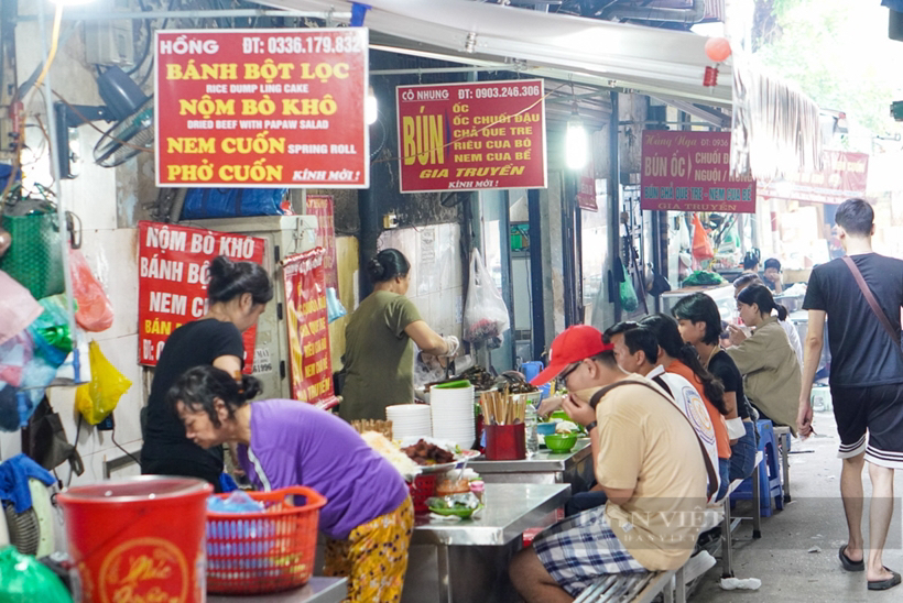 Khám phá “siêu ngõ ẩm thực” chật kín khách ở phố cổ Hà Nội - Ảnh 11.