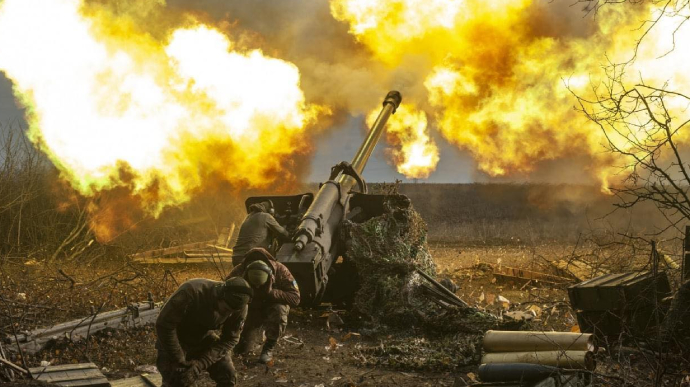 Bộ Quốc phòng Ukraine lộ &quot;điểm nóng&quot; trên mặt trận - Ảnh 1.