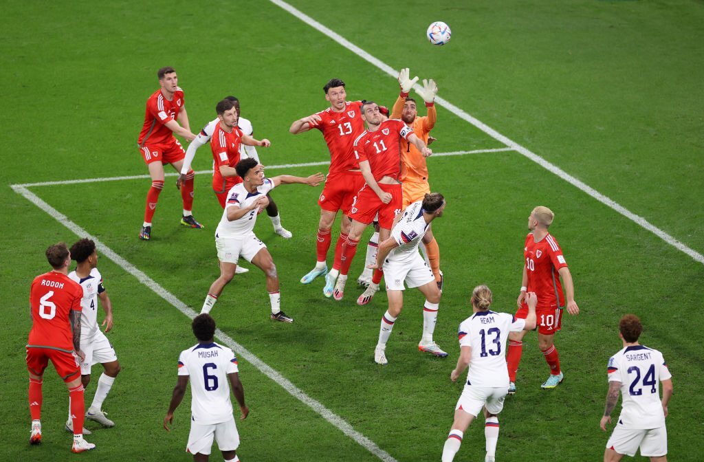 Chùm ảnh: Người hùng Gareth Bale giải cứu xứ Wales ở trận mở màn World Cup 2022 - Ảnh 10.