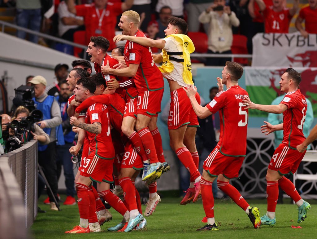 Chùm ảnh: Người hùng Gareth Bale giải cứu xứ Wales ở trận mở màn World Cup 2022 - Ảnh 15.