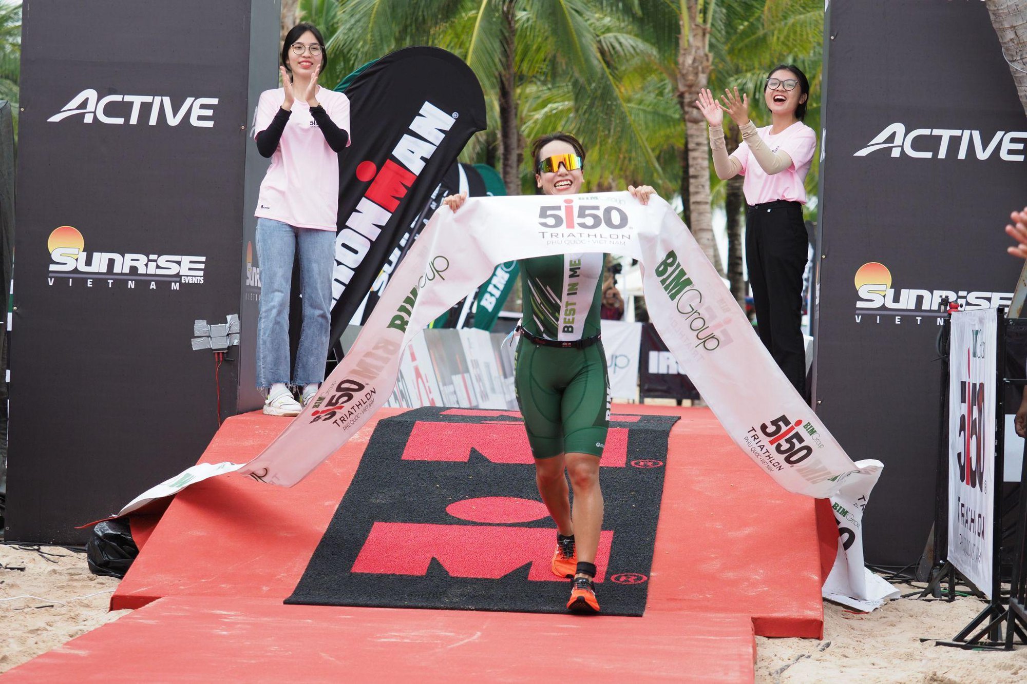Những hình ảnh ấn tượng từ sự kiện 5150 Triathlon đầu tiên tại Việt Nam - Ảnh 1.