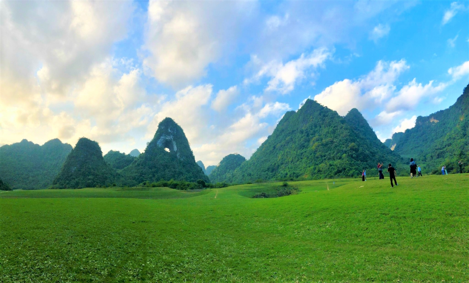 Ngọn núi duy nhất nào của Việt Nam &quot;có mắt&quot; tên là Mắt Thần, núi này ở tỉnh nào? - Ảnh 2.
