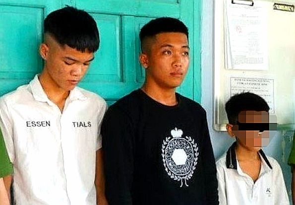 Ninh Thuận: khởi tố bắt tạm giam nhóm trai làng truy sát nam thanh niên ở phòng cấp cứu - Ảnh 2.