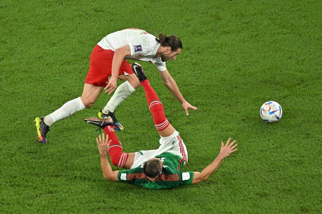 Chùm ảnh: Lewandowski đá hỏng phạt đền, Ba Lan “chia điểm” với Mexico - Ảnh 12.