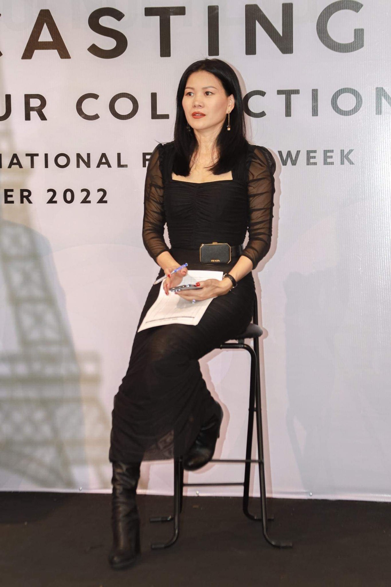 Bộ sưu tập độc đáo của NTK Helene Hoài trong lần đầu tham gia Vietnam International Fashion Week - Ảnh 1.