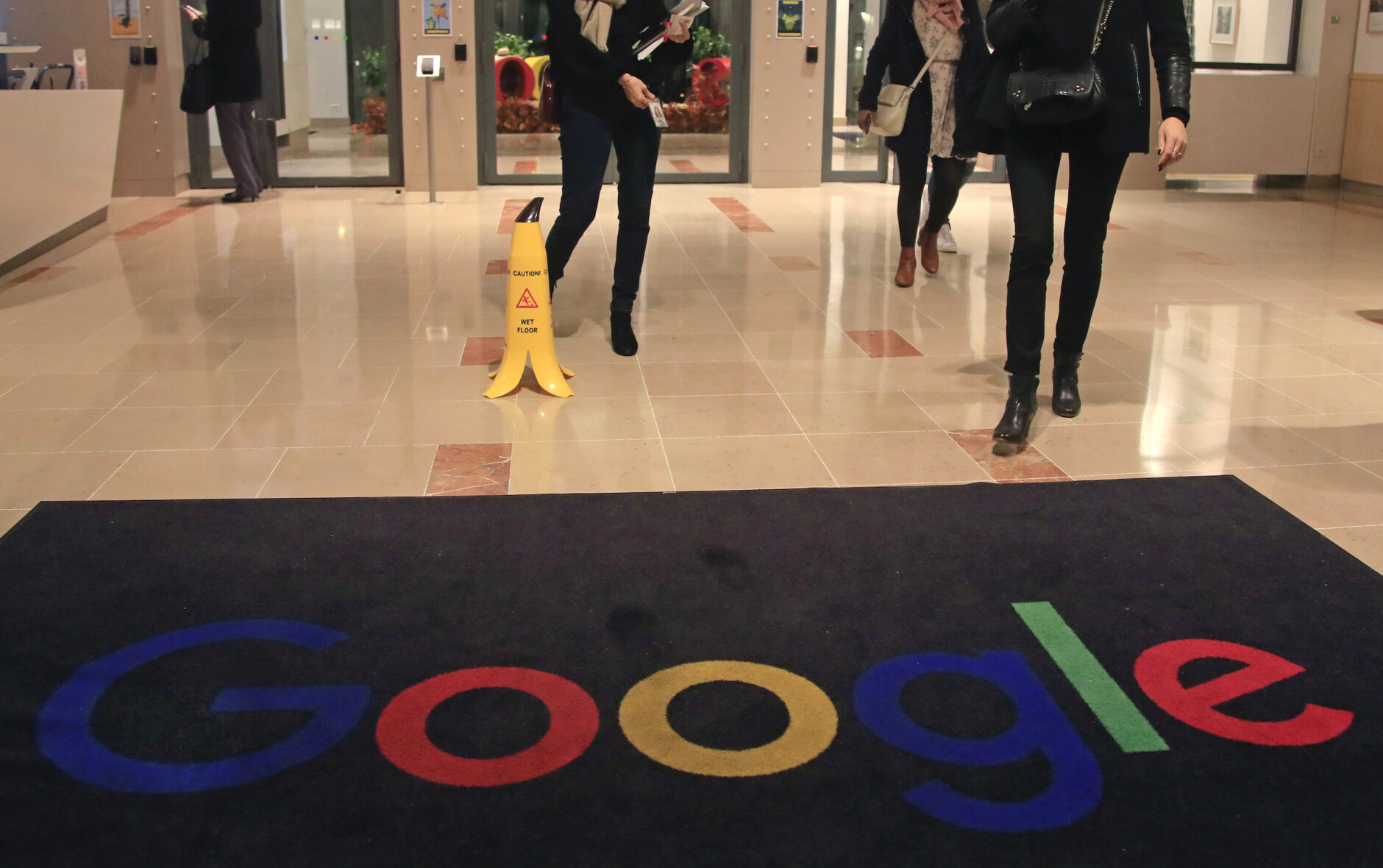 Sắp sa thải nhân viên của Google trên Hệ thống đánh giá hiệu suất mới. Ảnh: @AFP.