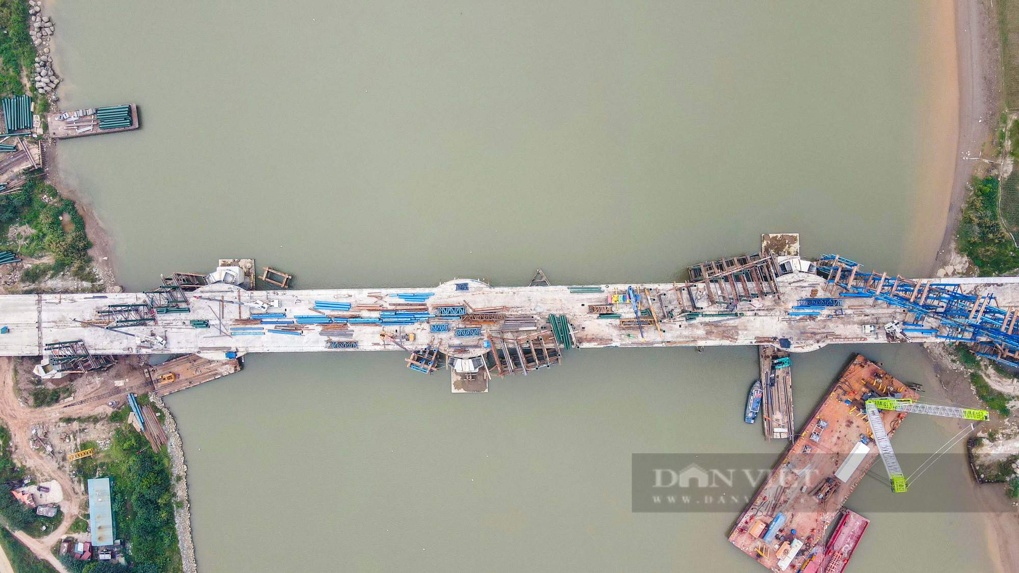 Chiêm ngưỡng cây cầu vòm thép 1.900 tỷ cao nhất Việt Nam - Ảnh 4.