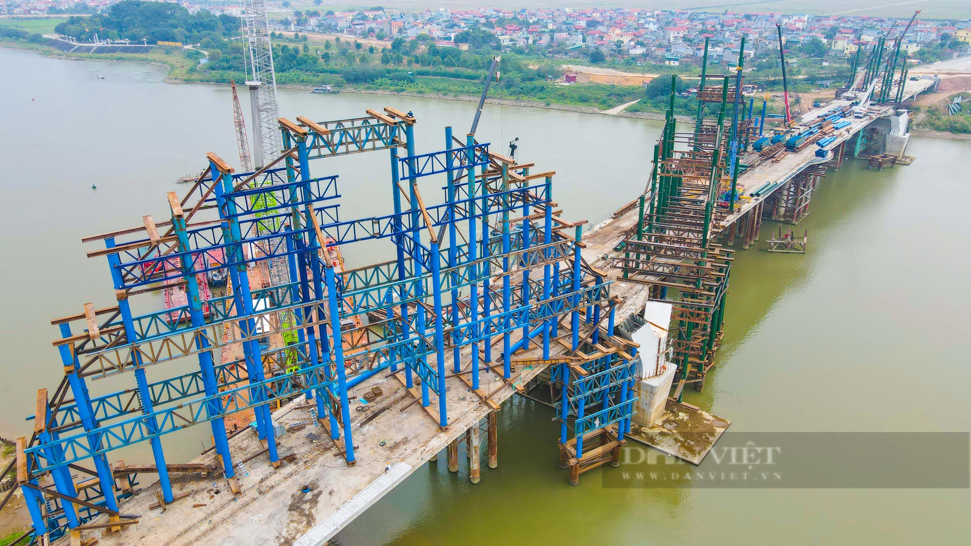 Chiêm ngưỡng cây cầu vòm thép 1.900 tỷ cao nhất Việt Nam - Ảnh 3.
