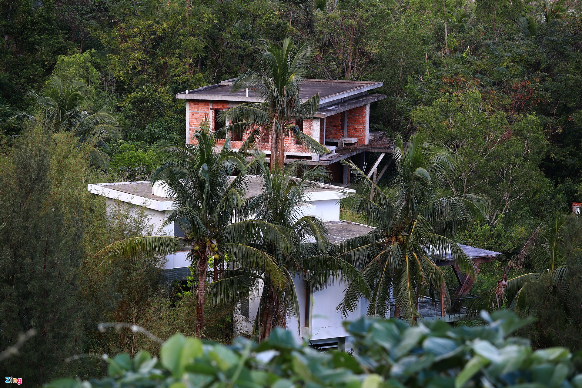 Hàng loạt biệt thự, resort bỏ hoang ở ven biển Đà Nẵng - Ảnh 10.