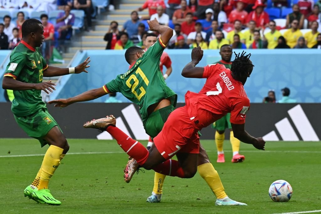 Chùm ảnh Thụy Sĩ vs Cameroon - Ảnh 6.