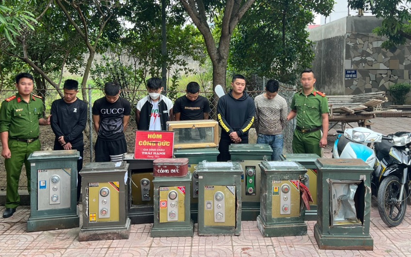 Nghệ An: Bắt băng nhóm chuyên trộm két sắt tại đền, chùa, nhà thờ