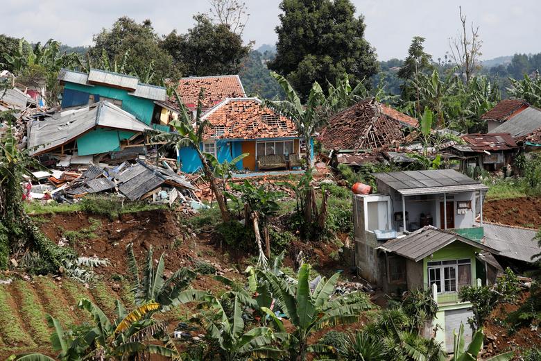 Hàng trăm người thiệt mạng do động đất, Indonesia tiếp tục nỗ lực cứu hộ cứu nạn - Ảnh 1.