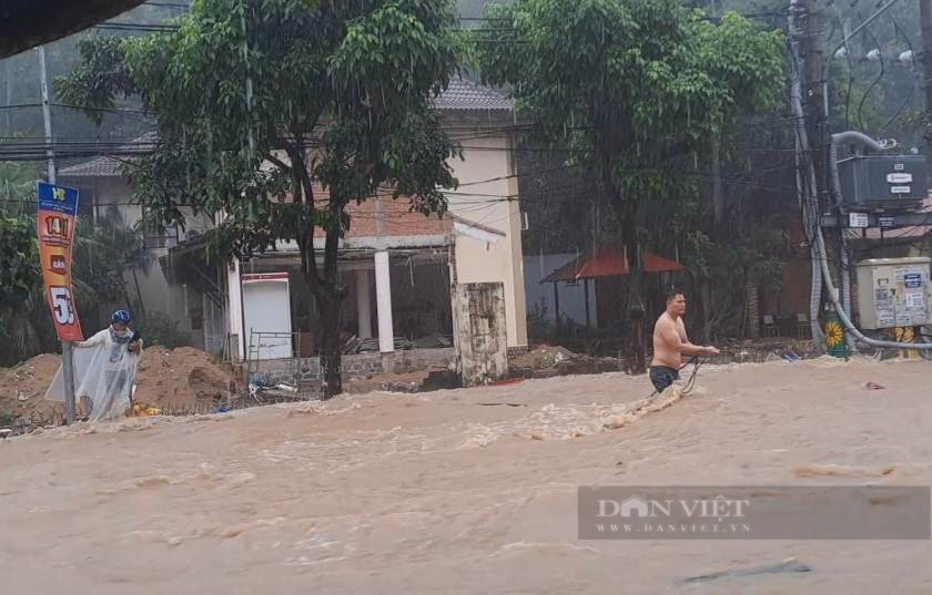 Bình Định: Vì sao đô thị &quot;đắt đỏ&quot; nằm sát biển, mưa lớn… vẫn &quot;chạy&quot; lụt? - Ảnh 4.