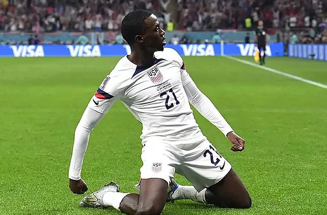 Timothy Weah - những điều cần biết về cầu thủ ghi bàn ngay trong lần đầu xuất hiện tại World Cup - Ảnh 1.