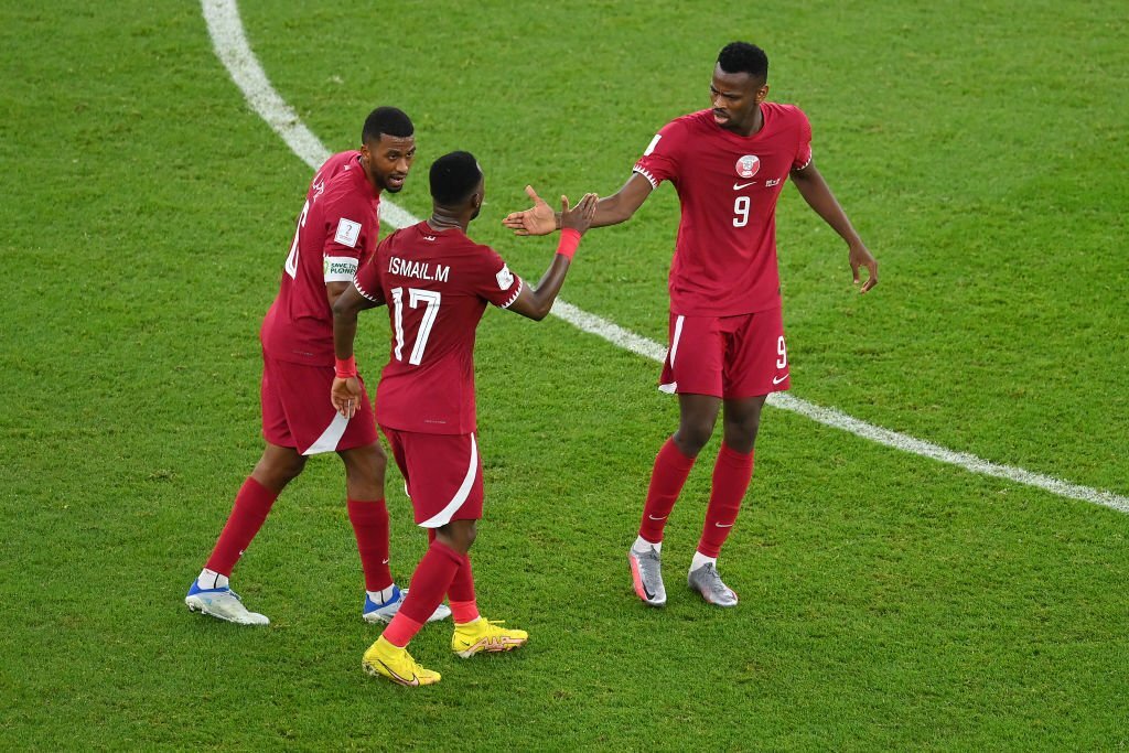 Chùm ảnh: Thảm bại trước Senegal, Qatar có nguy cơ bị loại sớm - Ảnh 12.