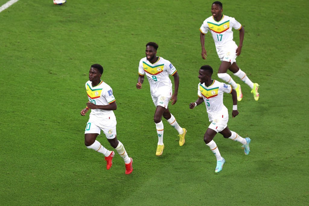 Chùm ảnh: Thảm bại trước Senegal, Qatar có nguy cơ bị loại sớm - Ảnh 14.