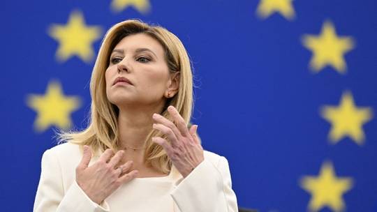 Vợ của Tổng thống Zelensky tuyên bố người Ukraine sẵn sàng chịu đựng - Ảnh 1.