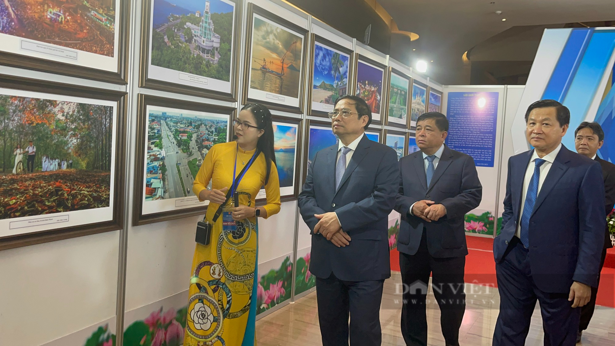 ẢNH: Thủ tướng Phạm Minh Chính tham quan sản vật đặc trưng các tỉnh Đông Nam Bộ - Ảnh 7.