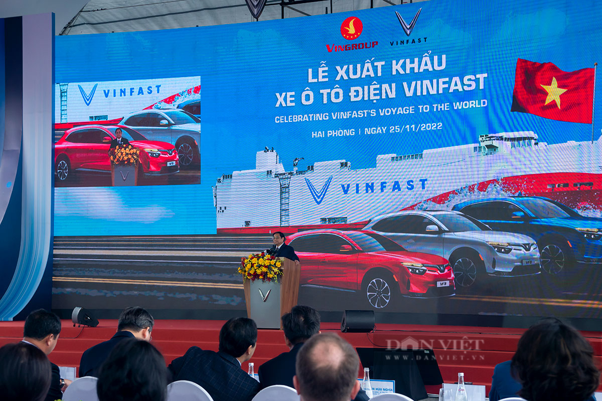 Ngắm trọn bộ ảnh khoảnh khắc lịch sử xe điện VinFast VF 8 chính thức xuất khẩu sang Mỹ - Ảnh 1.