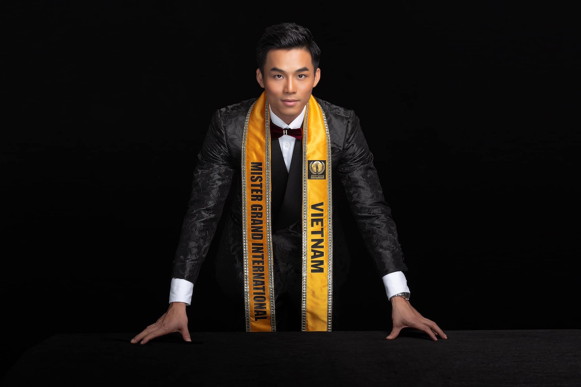 Vũ Linh xuất sắc giành giải Á vương Mister Grand International 2022 - Ảnh 4.