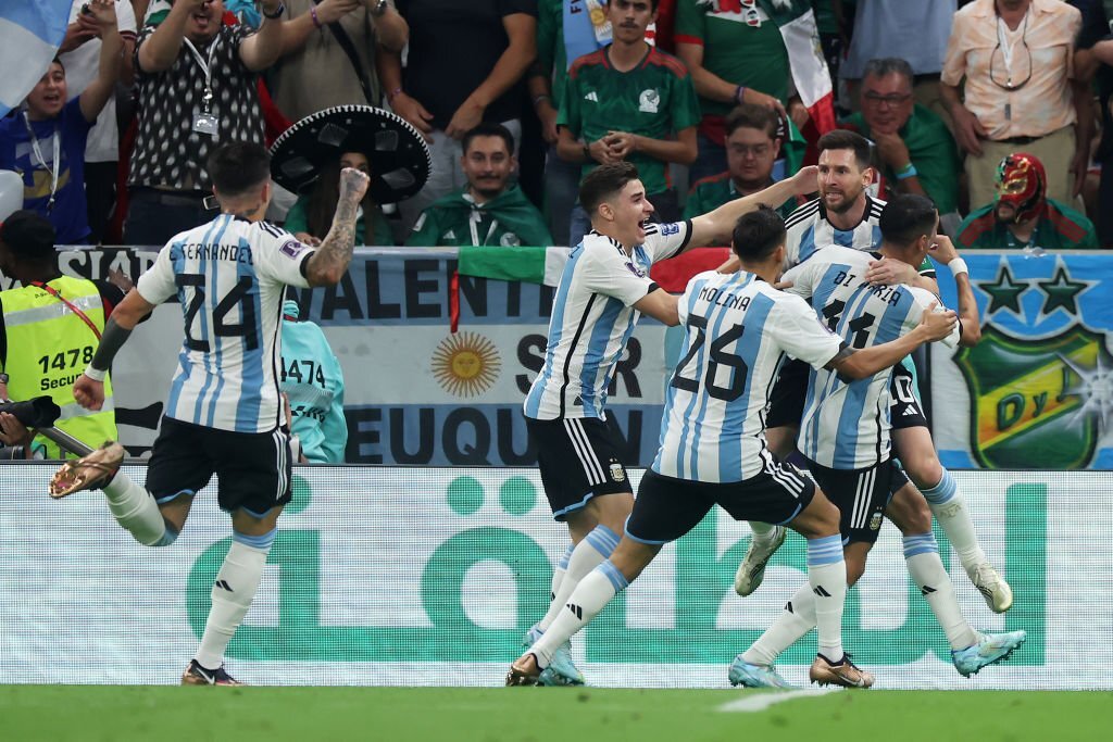 Chùm ảnh: Messi và Enzo Fernandez lập siêu phẩm, Argentina nhọc nhằn hạ Mexico - Ảnh 11.