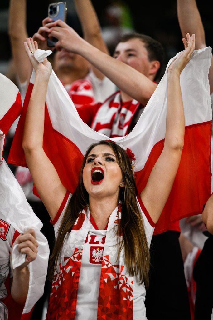 Nhan sắc tuyệt trần của các CĐV nữ Ba Lan tại World Cup 2022 - Ảnh 9.