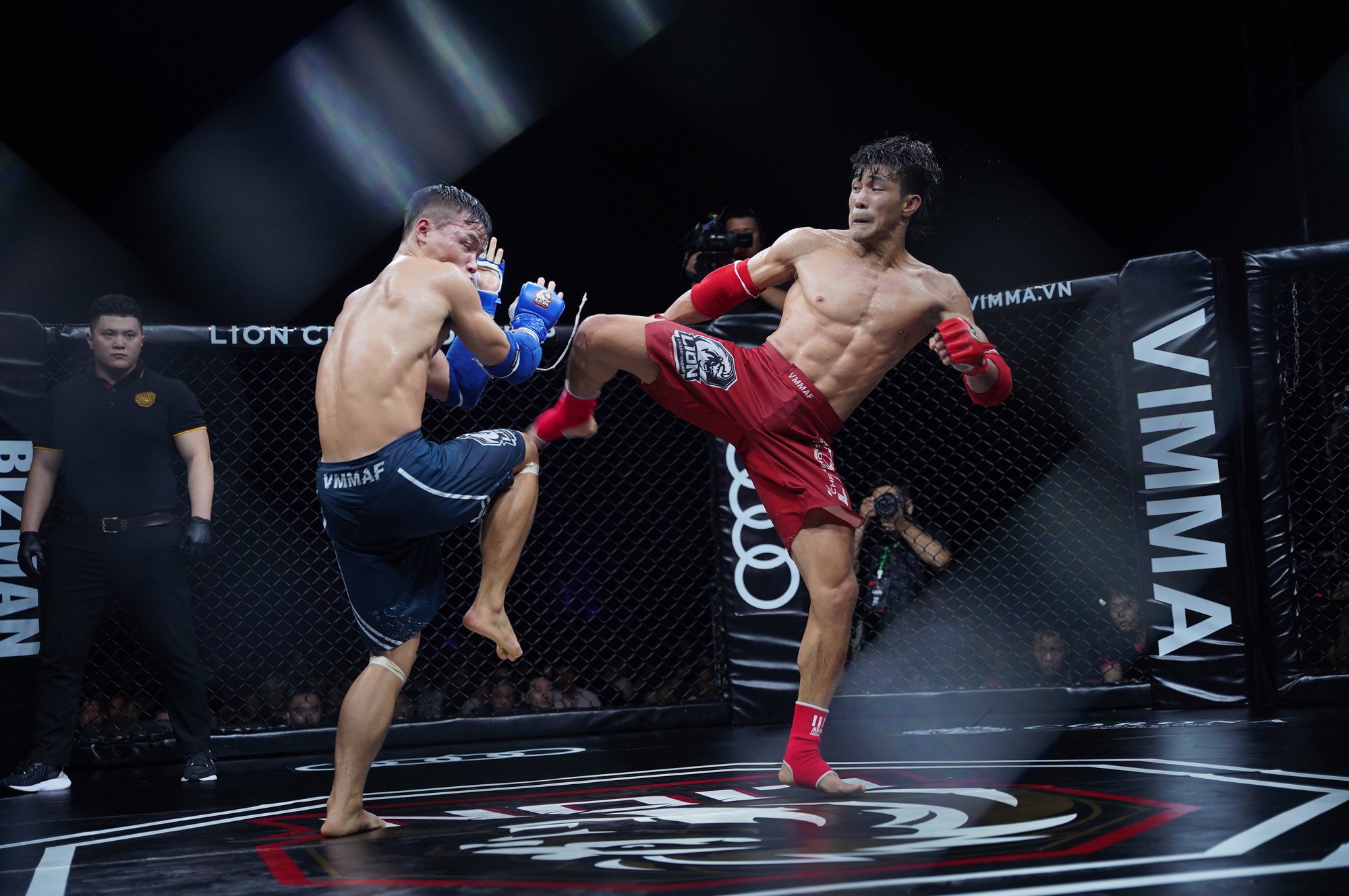 Nguyễn Trần Duy Nhất thắng nghẹt thở ở chung kết MMA Championship - Ảnh 2.