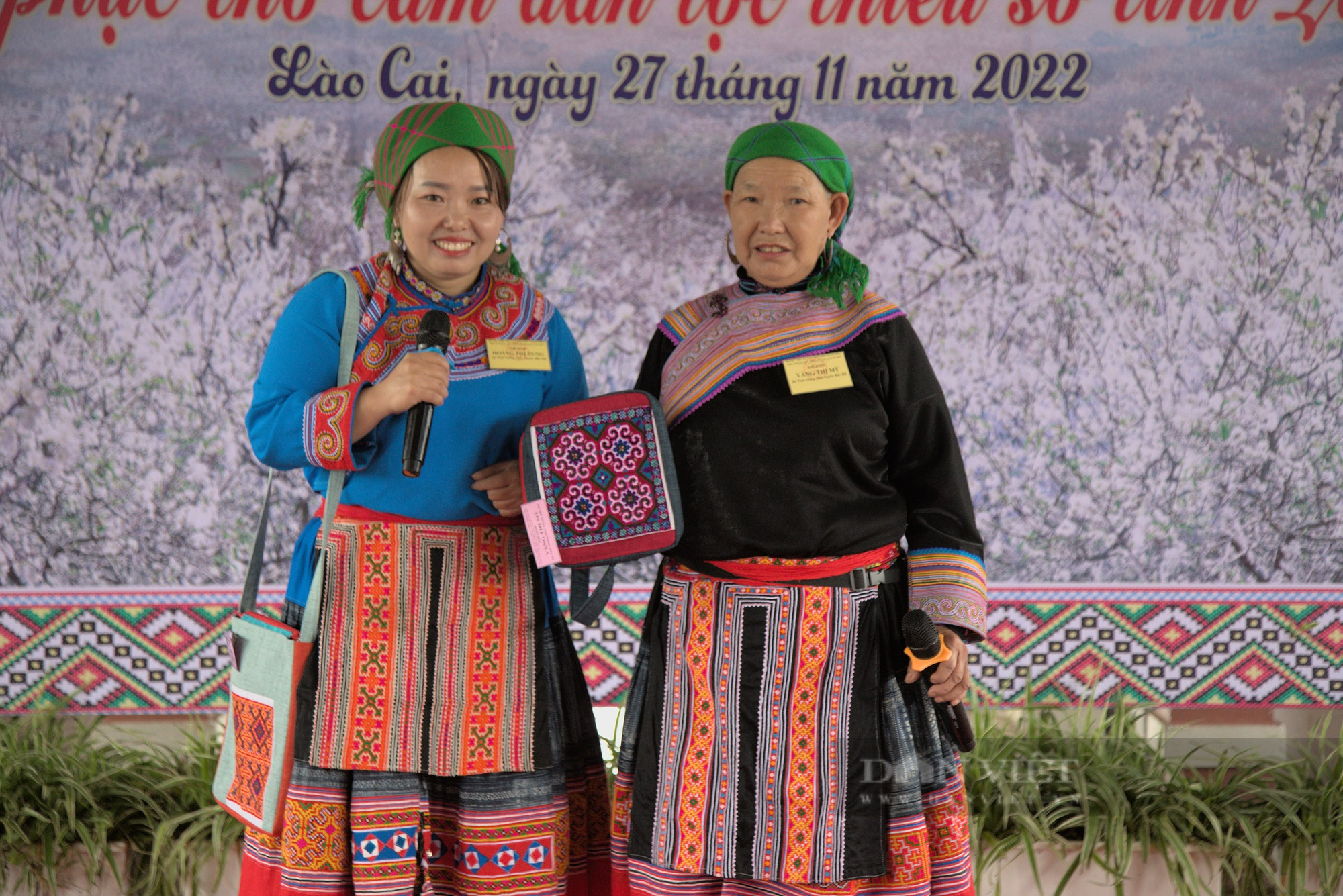 Rực rỡ trang phục thổ cẩm dân tộc thiểu số tỉnh Lào Cai trong Hội thi tay nghề thêu may và trình diễn - Ảnh 5.