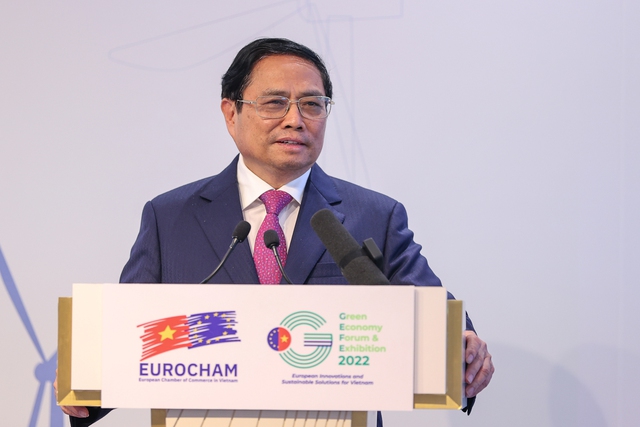 Thủ tướng mong nhà đầu tư châu Âu hỗ trợ công nghệ, vốn để Việt Nam phát triển kinh tế xanh - Ảnh 1.