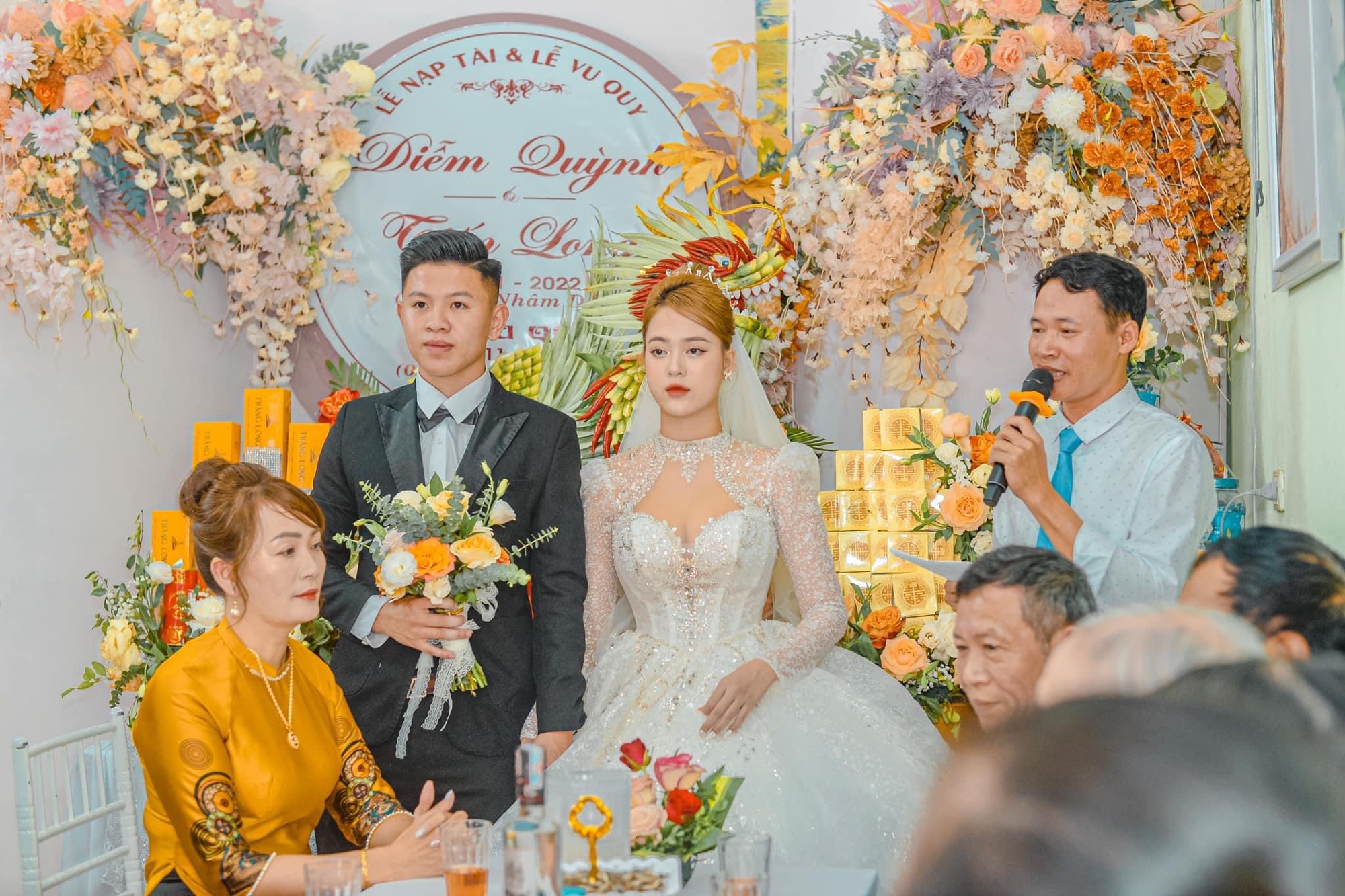 Vũ Tiến Long tổ chức đám cưới với vợ &quot;hot girl&quot; 2k2 - Ảnh 3.