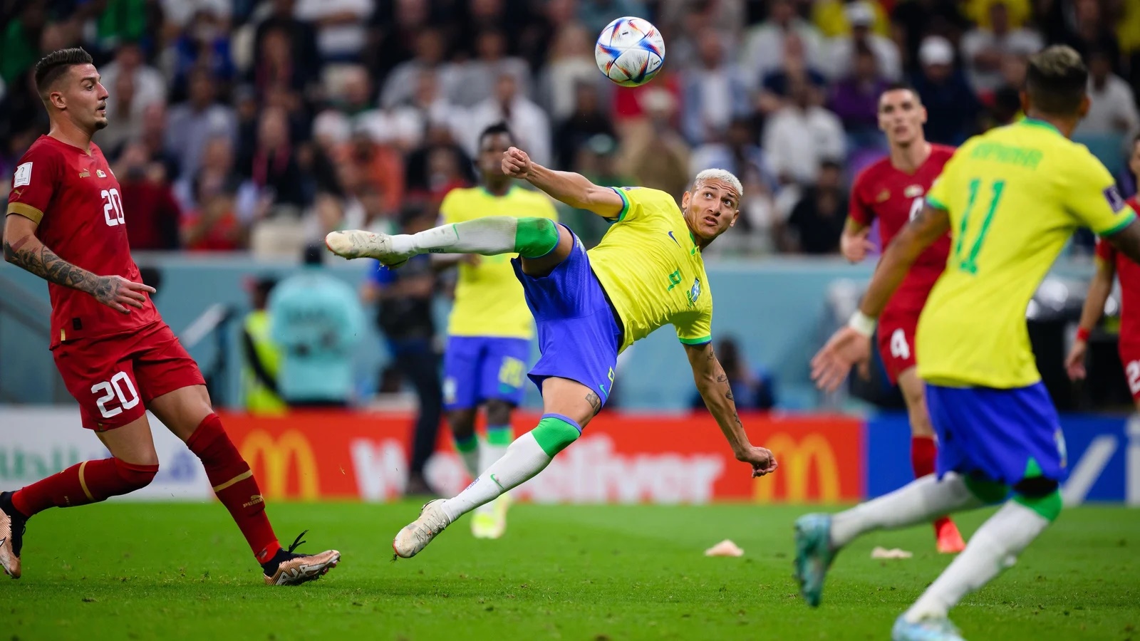Vấp phải “bức tường” Thụy Sĩ, ĐT Brazil khó ghi bàn trong hiệp 1 - Ảnh 1.