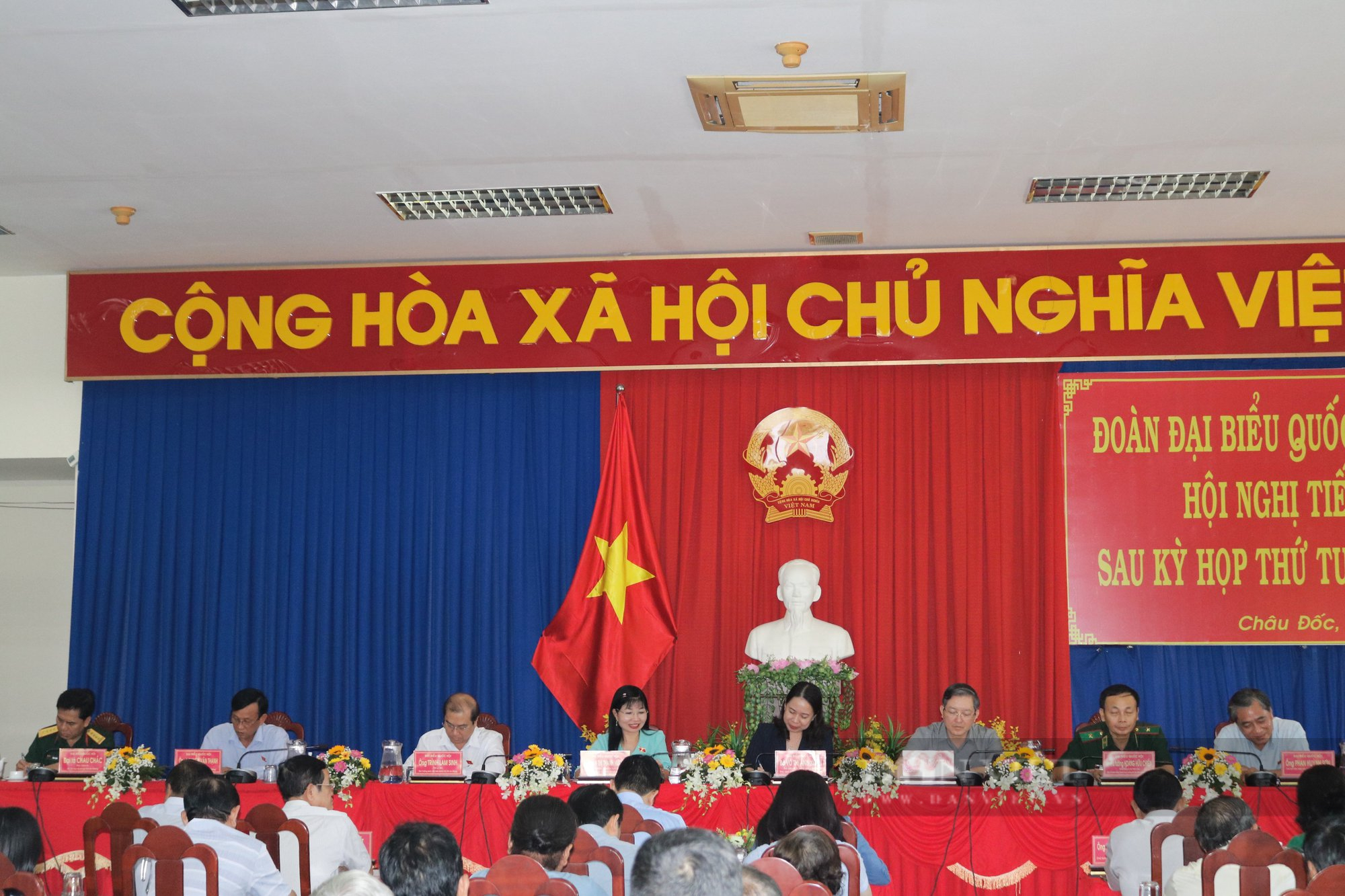 Phó Chủ tịch nước Võ Thị Ánh Xuân tiếp xúc cử tri tại TP. Châu Đốc, An Giang - Ảnh 2.