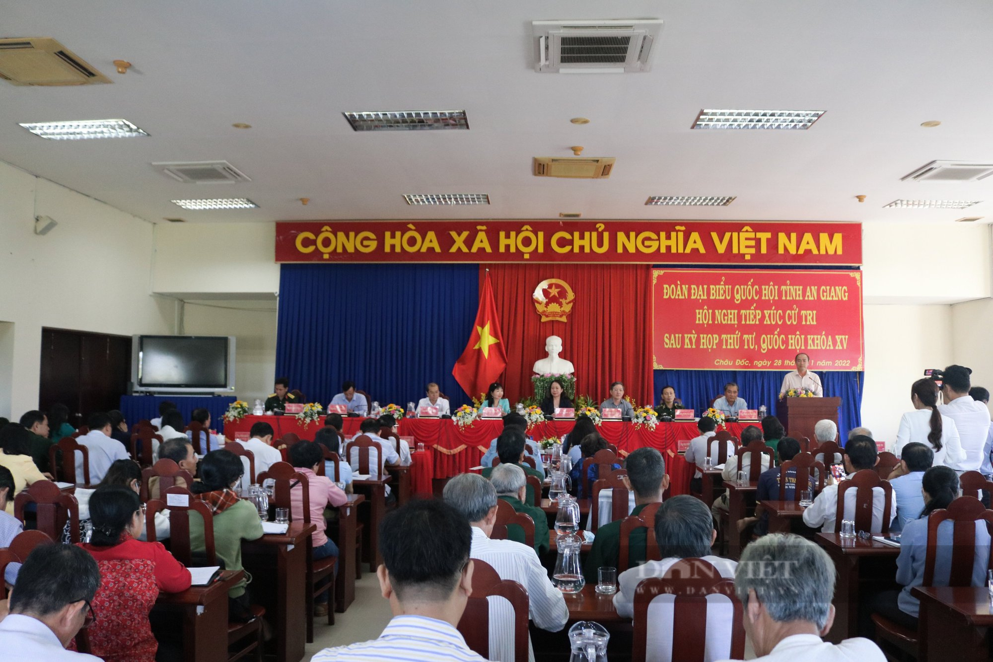 Phó Chủ tịch nước Võ Thị Ánh Xuân tiếp xúc cử tri tại TP. Châu Đốc, An Giang - Ảnh 4.