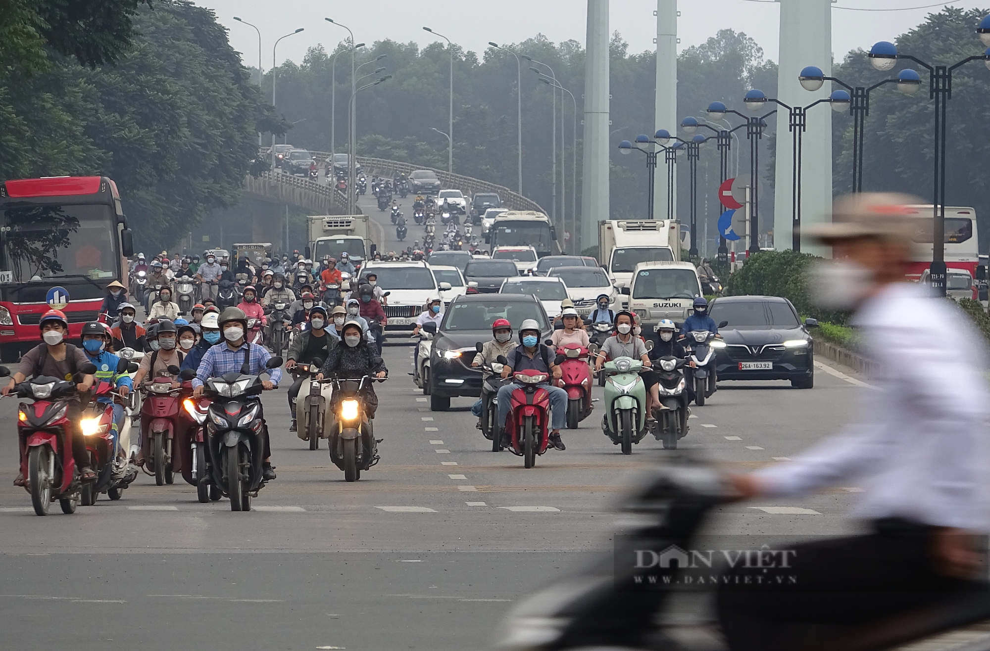 Phân luồng giao thông tại nút giao Lê Quang Đạo - Châu Văn Thêm, nhiều người còn bỡ ngỡ - Ảnh 7.