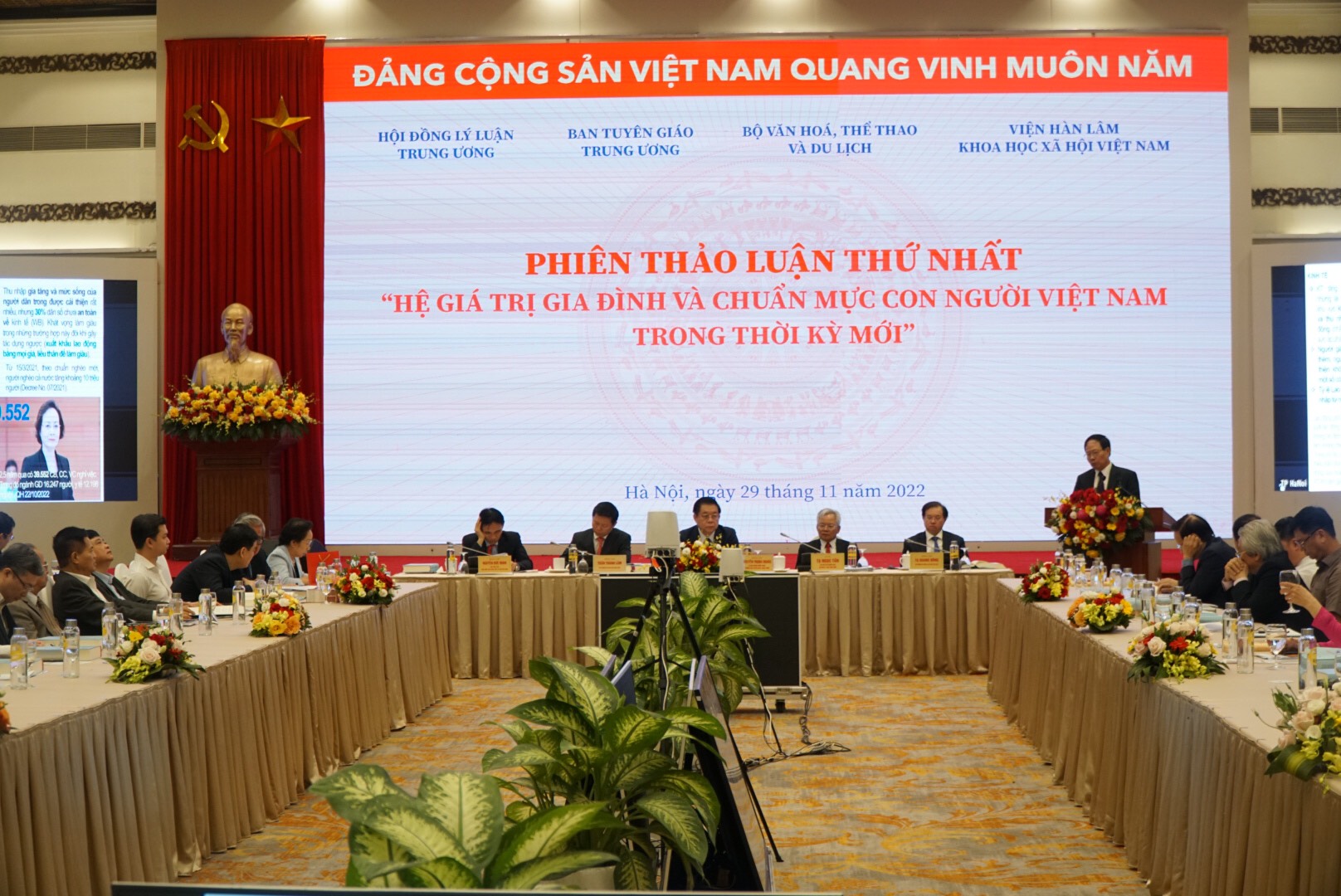 Khai mạc Hội thảo quốc gia về Hệ giá trị Việt Nam trong thời kỳ mới - Ảnh 2.