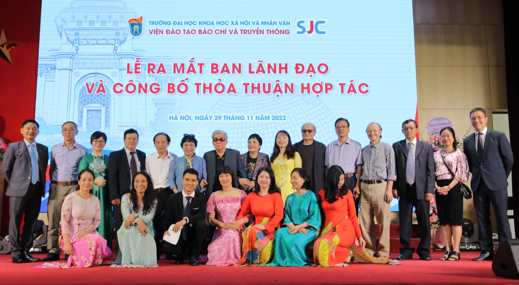 Trường ĐH KHXH&NV ra mắt Ban lãnh đạo Viện Đào tạo Báo chí và Truyền thông nhiệm kỳ mới - Ảnh 5.