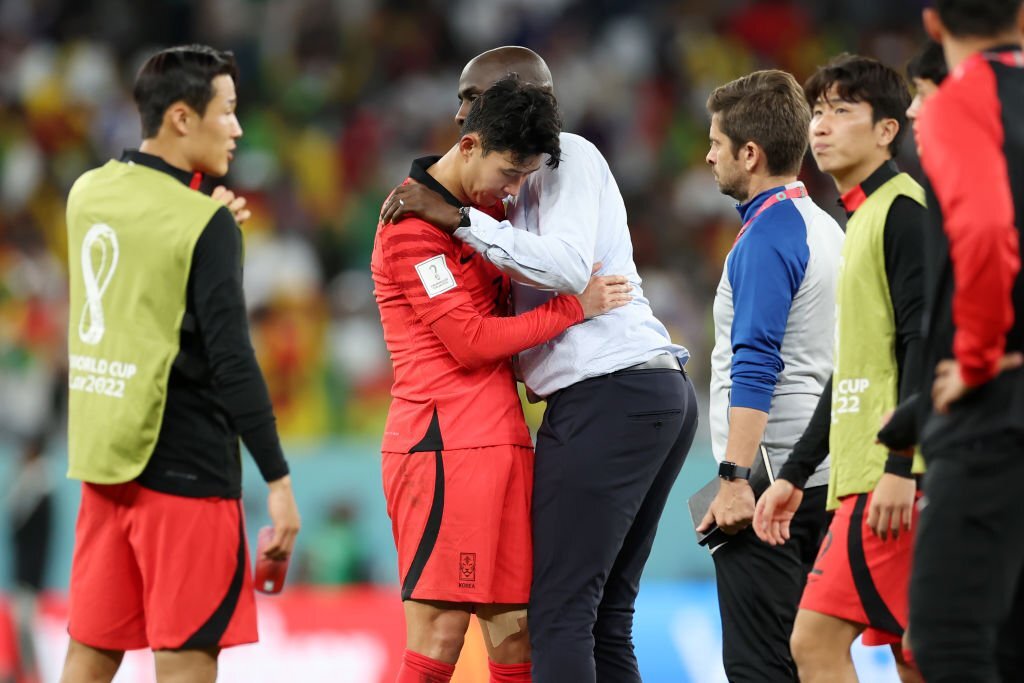 Son Heung-min khóc nức nở khi hàn Quốc để thua Ghana - Ảnh 10.