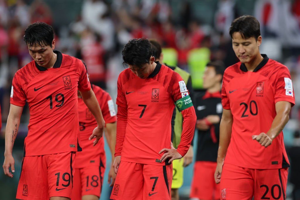 Son Heung-min khóc nức nở khi hàn Quốc để thua Ghana - Ảnh 2.